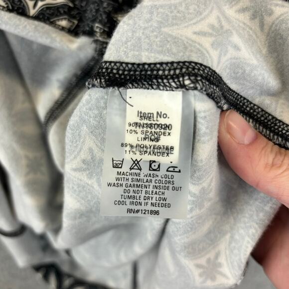 Title Nine Dress Medium Gorpcore Activewear Racerback Built in Bra Strappy Tank - Picture 9 of 11